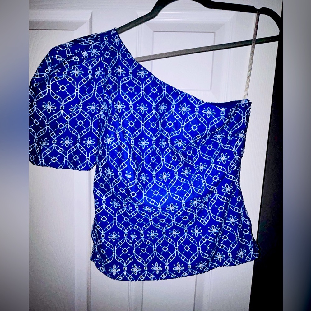 Lilly Pulitzer puff sleeve shoulder blouse Size 2
